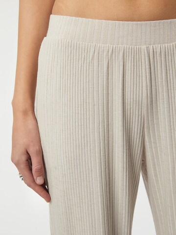 Loosefit Pantaloni 'MATILDA' di Young Poets in beige