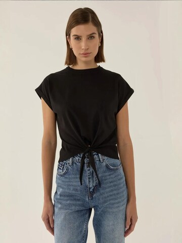 Hiccup T-Shirt in Schwarz
