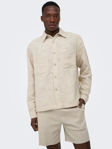 Coupe regular Chemise Only & Sons en beige : devant
