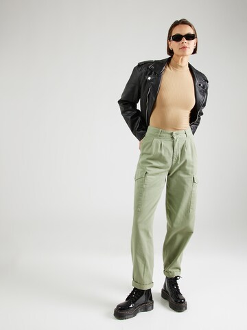 Carhartt WIP Tapered Cargo Pants 'Collins' in Green