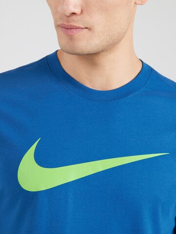 Nike Sportswear - Camiseta 'Swoosh' en azul