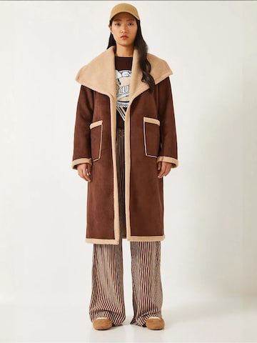 Cappotto di mezza stagione di Bianco Lucci in marrone