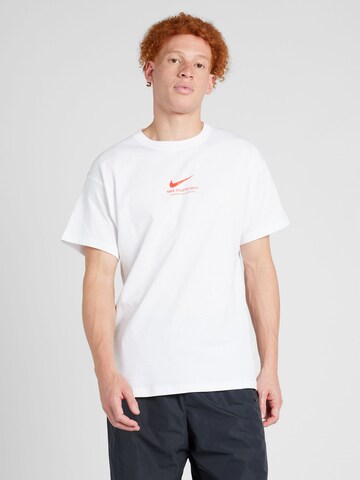 Nike Sportswear - Camisa em branco: frente