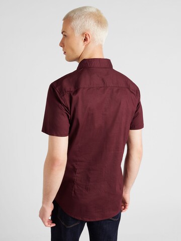 Coupe regular Chemise BURTON MENSWEAR LONDON en rouge