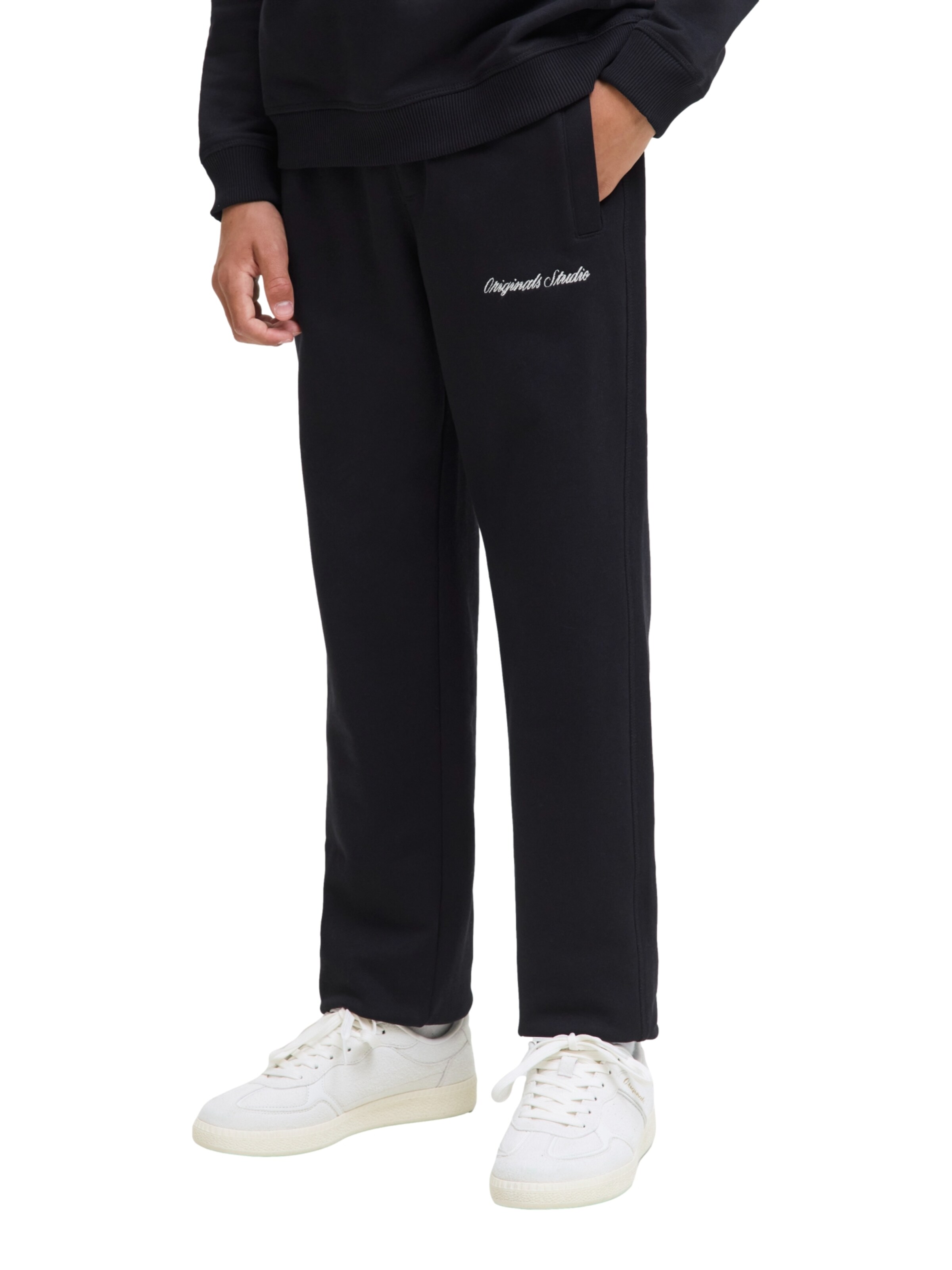 Jack & Jones Junior Regular Pants in Black: front