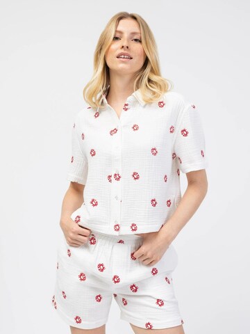BROKE + SCHÖN Blouse in White: front