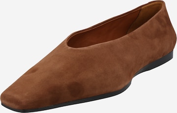 VAGABOND SHOEMAKERS Classic Flats 'Wioletta' in Brown: front