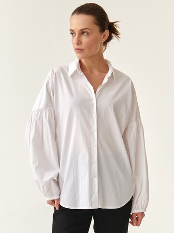 TATUUM Blouse in White: front