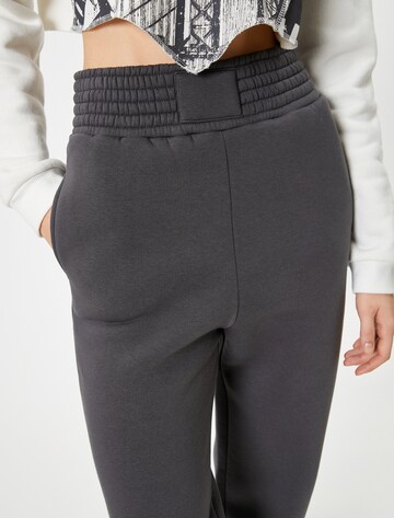 Koton Tapered Pants in Grey