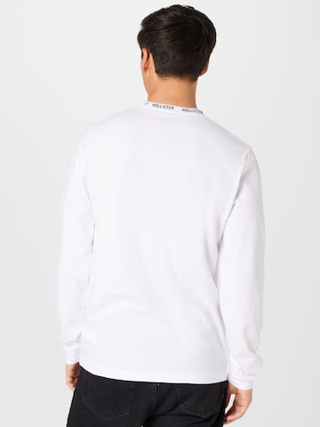 HOLLISTER Μπλουζάκι σε λευκό