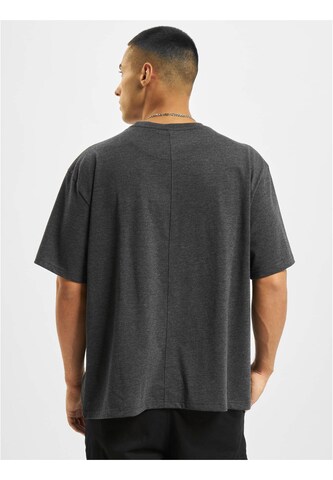 Maglietta 'Kizil' di Just Rhyse in grigio