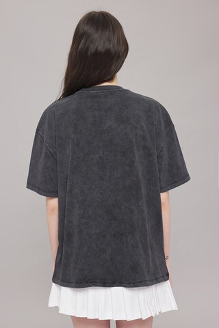 Tricou de la Trendyol pe gri