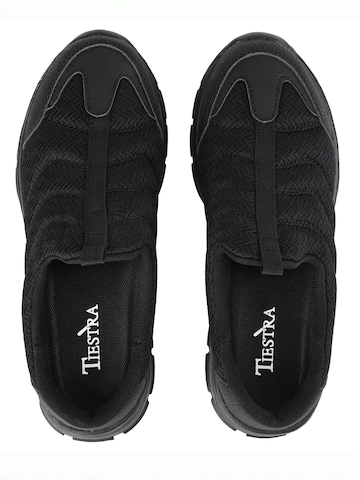 Tiestra Clogs in Black
