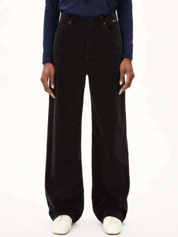 ARMEDANGELS Regular Pants in Black: front