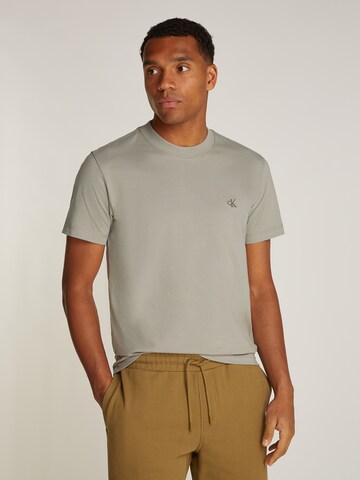 T-Shirt Calvin Klein Jeans en gris : devant