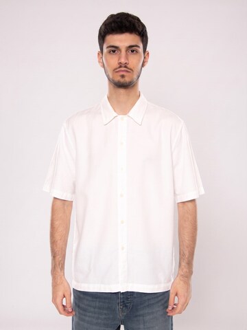 Fit confort Chemise 'RHYS_MS SHIRT OGG WHITE' elvine en blanc