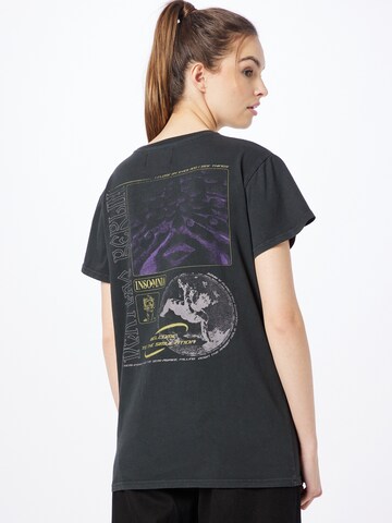 Vertere Berlin T-shirt 'INSOMNIA' i svart: framsida