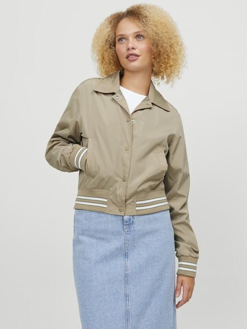 JJXX Between-Season Jacket 'OPAL' in Brown: front