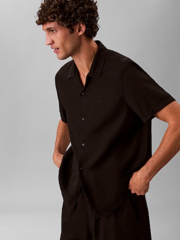 Regular Chemise ' ' Calvin Klein en noir