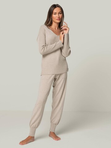 Tenue d'intérieur 'LOUNGEWEAR SET  - Pullover Blossom & Pants Bella' YOU LOOK PERFECT en beige : devant