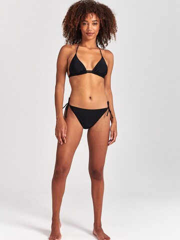 Shiwi Triangel Bikini 'LIZ' in Zwart