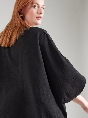 Camicia da donna 'VMCalva' di Vero Moda Curve in nero