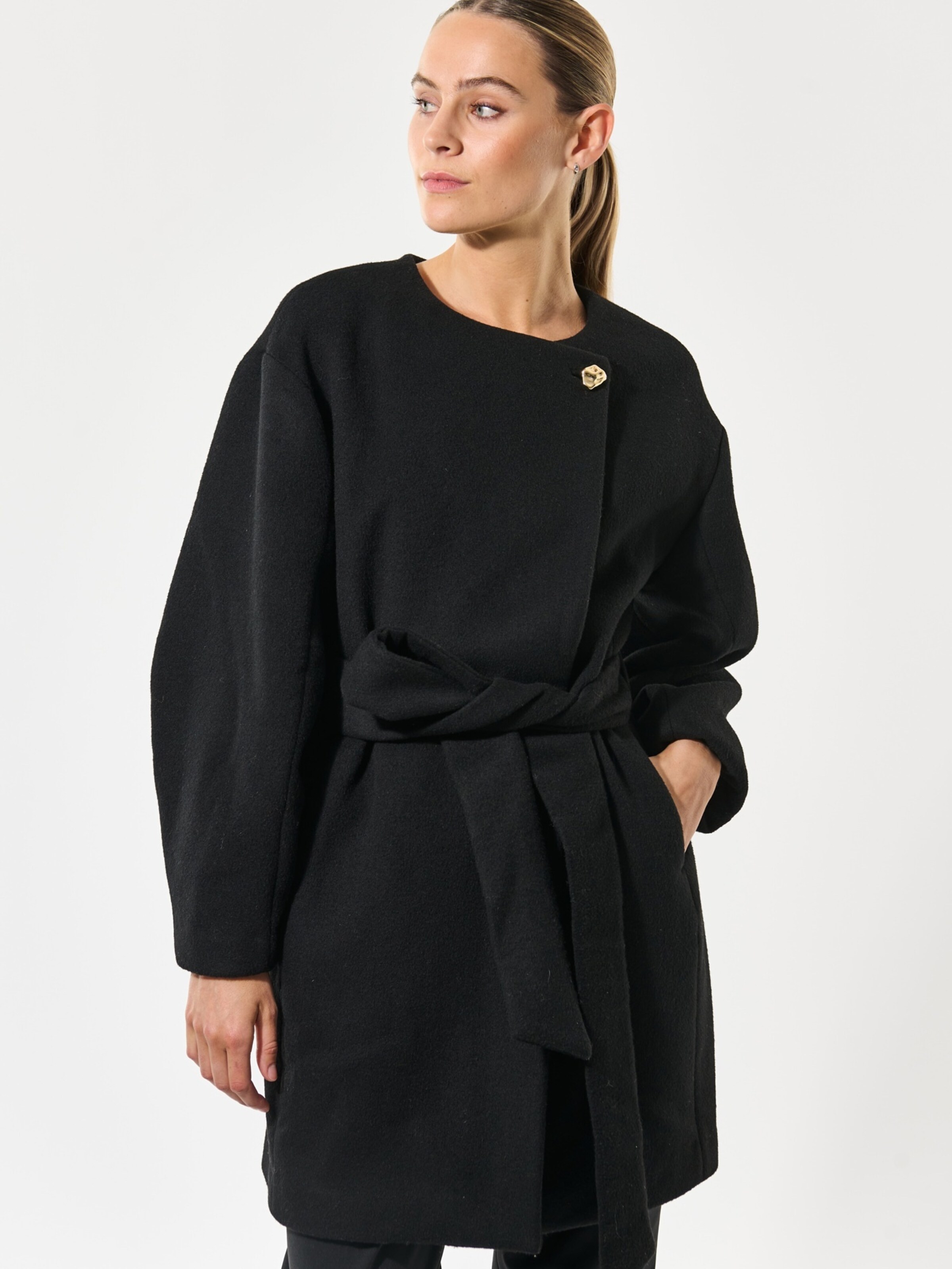 Dea Kudibal - Chaqueta de entretiempo ' CheriDEA ' en negro: frente