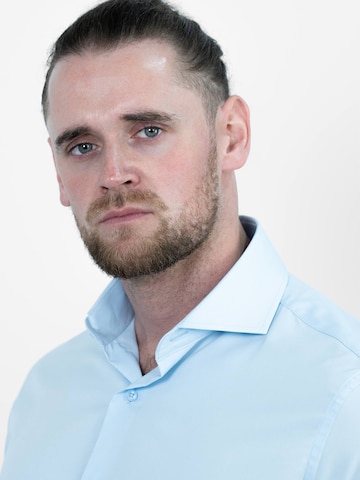 Vercate - Slim Fit Camisa clássica 'No. 26' em azul