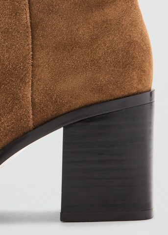 Stivaletto 'RAFAELA' di MANGO in marrone