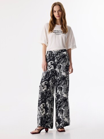 Twist Loose fit Pants in Black