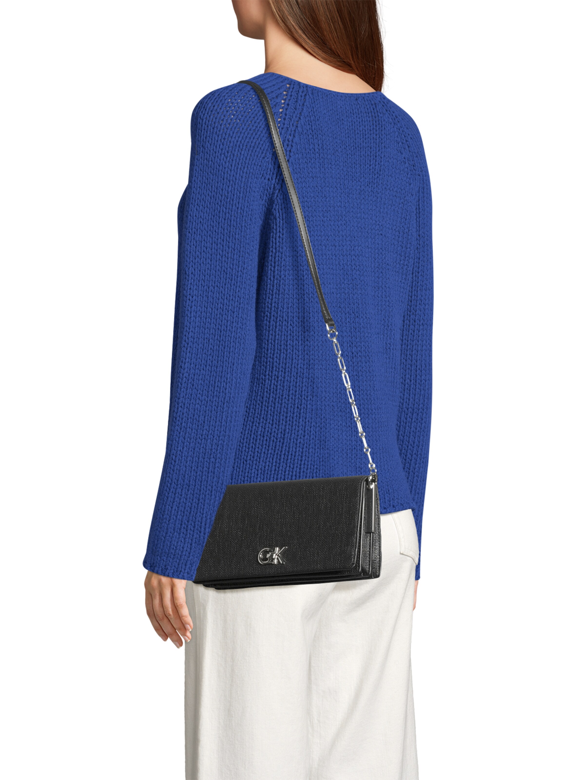 Calvin Klein Crossbody Bag in Black: front