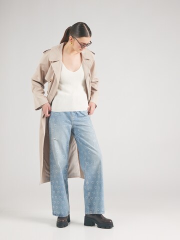 Top in maglia 'Eb44by' di Hailys in bianco