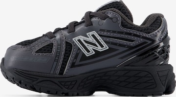 Sneaker '1906' di new balance in nero: frontale