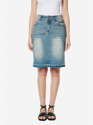 KOROSHI Skirt in Blue: front