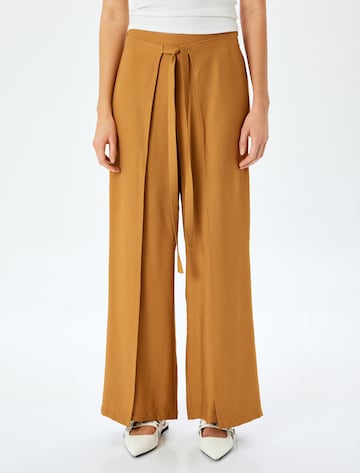 Koton Wide leg Pants in Brown: front