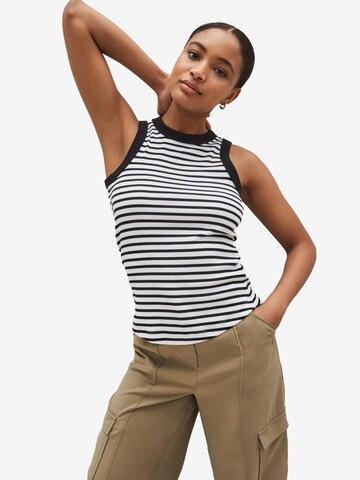 Next - Top en negro: frente
