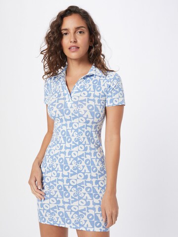 Robe-chemise 'JEEVES' Motel en bleu : devant