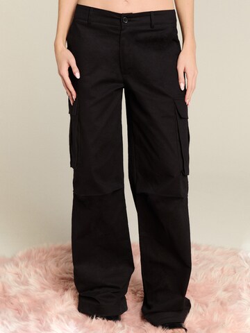 Loosefit Pantaloni cargo 'Leona' di LENI KLUM x ABOUT YOU in nero: frontale