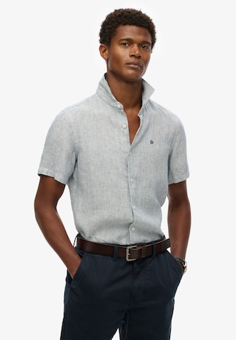 Coupe regular Chemise Superdry en bleu : devant