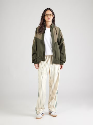 Tricou 'Ess' de la ADIDAS ORIGINALS pe alb