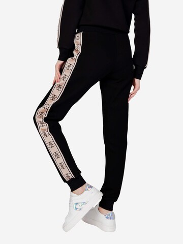 regular Pantaloni sportivi 'BRITNEY JOGGER V2YB15 KB3P2' di GUESS in nero
