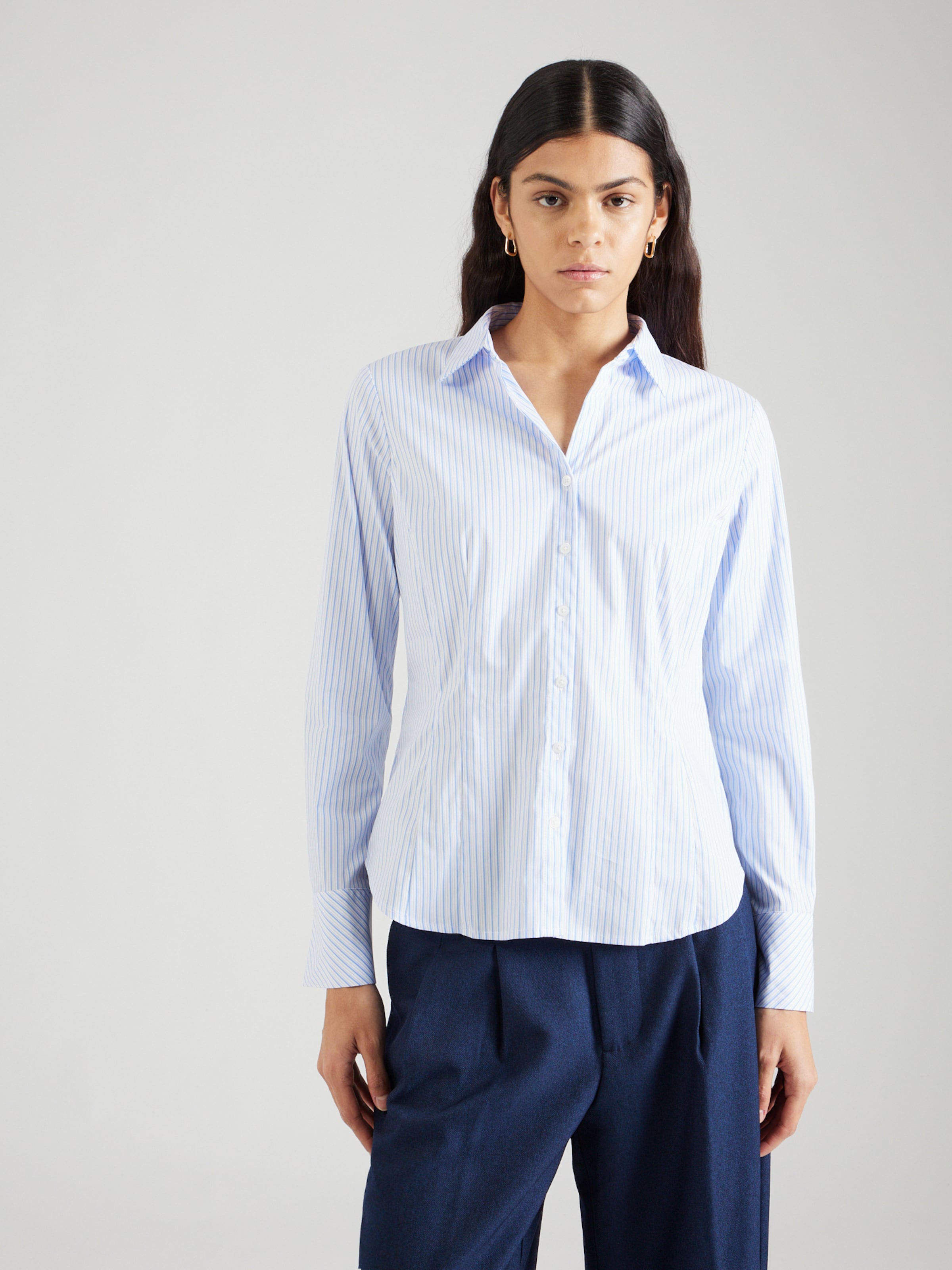Chemisier GERRY WEBER en Bleu Clair ABOUT YOU