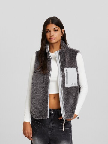 Bershka Bodywarmer in Grijs: voorkant