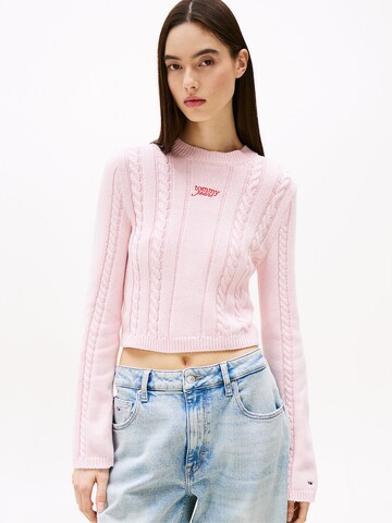Tommy Jeans Sweater in Pink: front