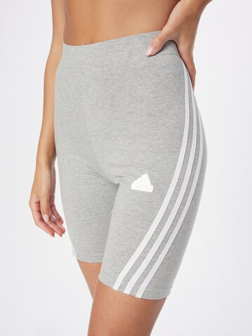 Skinny Pantalon de sport 'Future Icons 3-Stripes Bike' ADIDAS SPORTSWEAR en gris