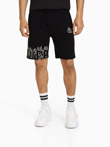 Bershka Regular Shorts in Schwarz: predná strana