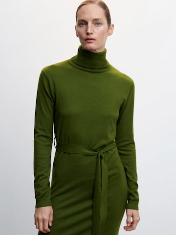 MANGO Pletené šaty - Zelená: predná strana