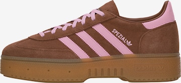 ADIDAS ORIGINALSNiske tenisice 'HANDBALL SPEZIAL' - smeđa boja: prednji dio