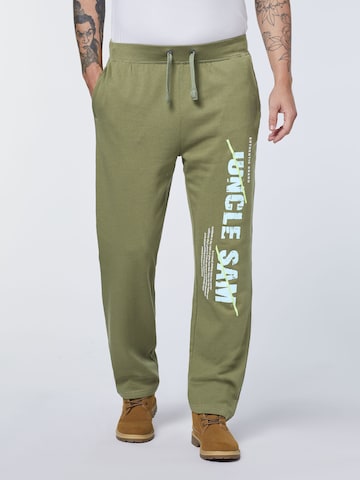 UNCLE SAM Regular Pants in Green: front