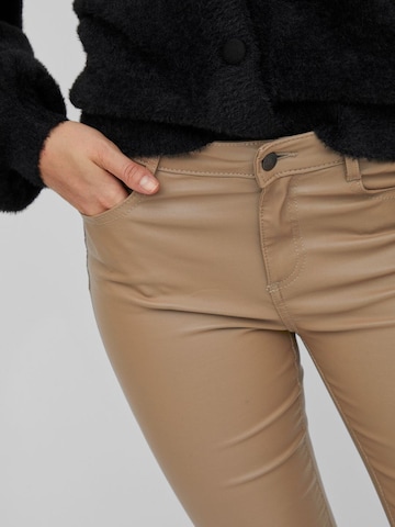 Skinny Jeans di VILA in beige